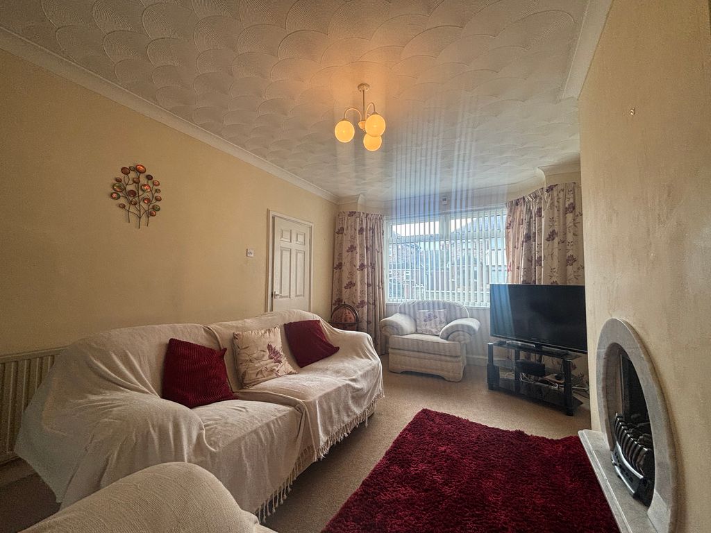 Property photo 3 of 11 Image