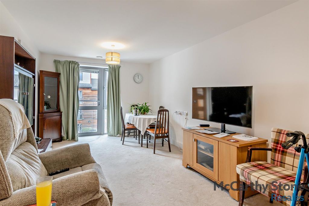 Property photo 2 of 26 8661174-Interior11-800.Jpg