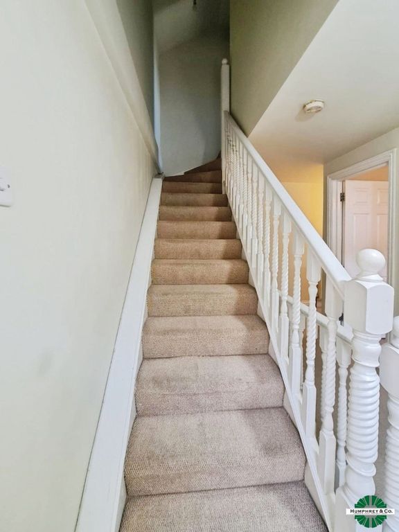 Property photo 3 of 7 Pbox-Img.Jpg