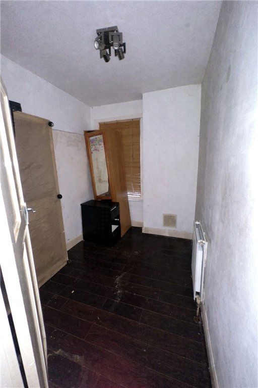 Property photo 3 of 8 Picture No. 06