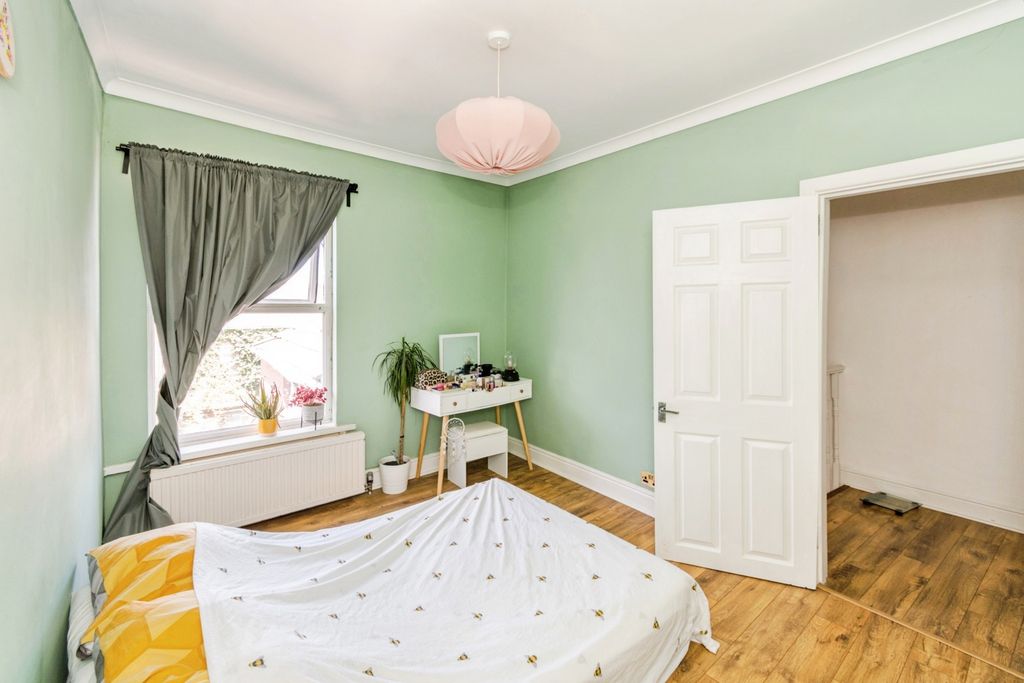Property photo 3 of 20 Pbox-Img.Jpg