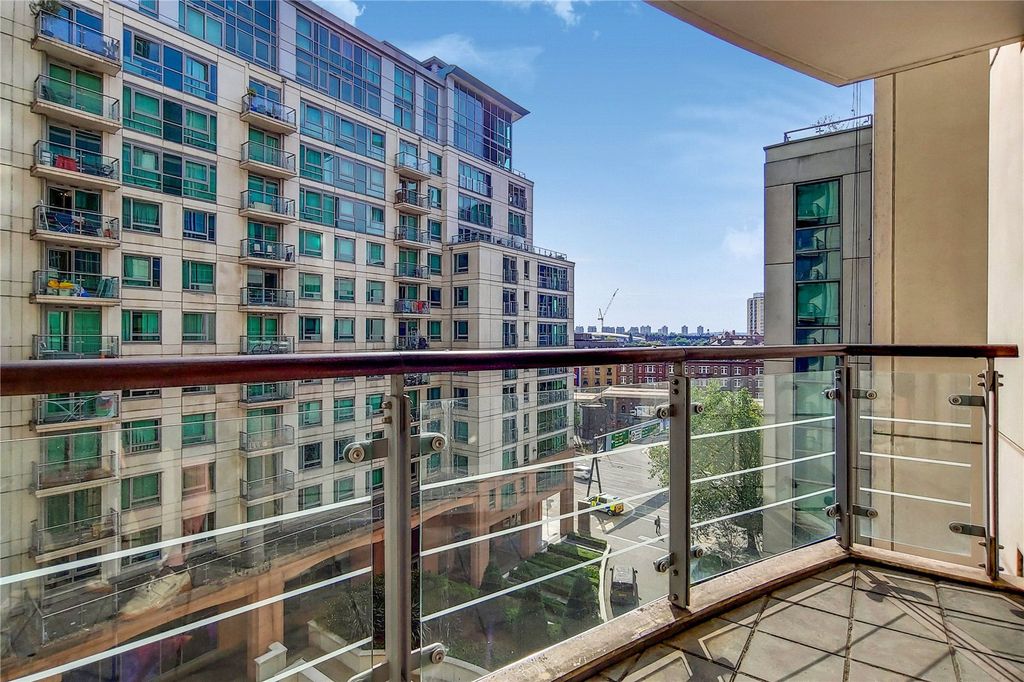 Property photo 1 of 14 Balcony