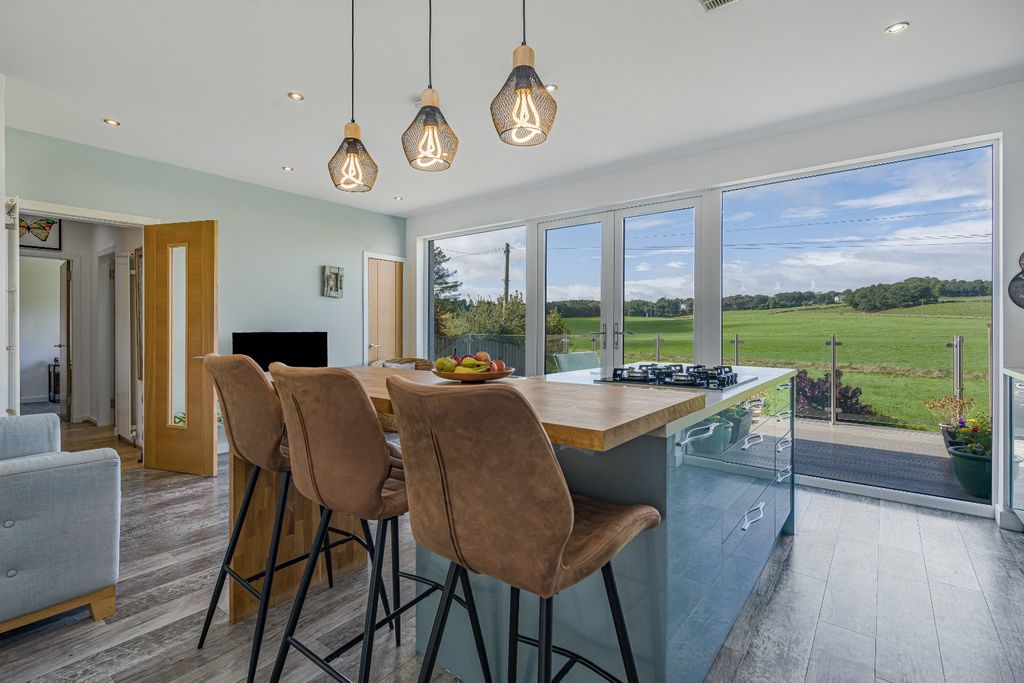 Property photo 3 of 45 5516736