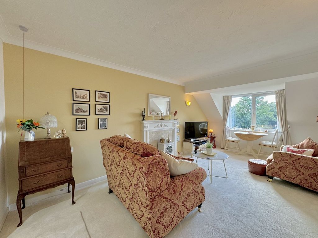 Property photo 3 of 11 Picture No. 10