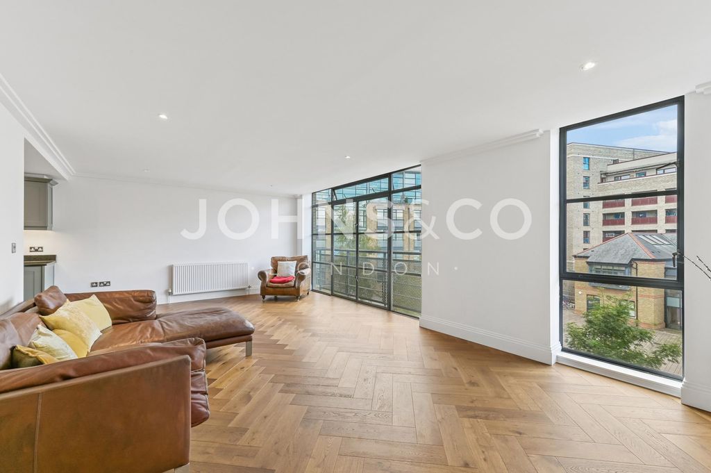 Property photo 2 of 10