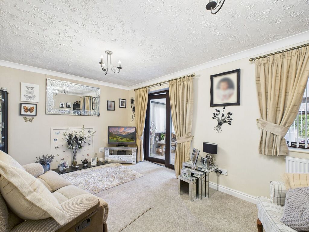 Property photo 3 of 17 Photo 9