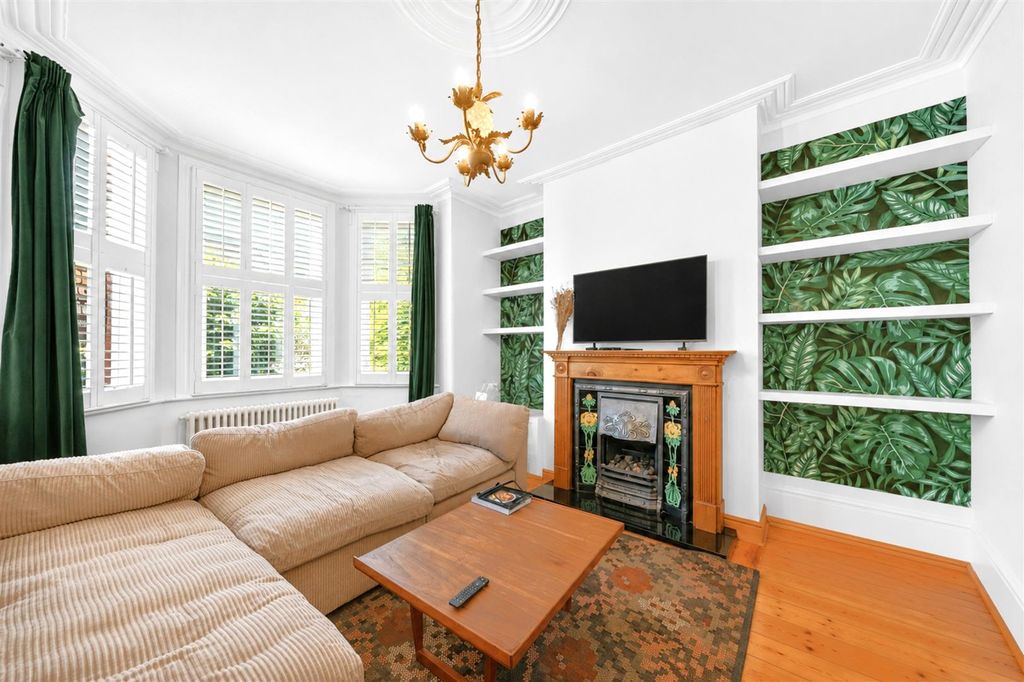 Property photo 2 of 18