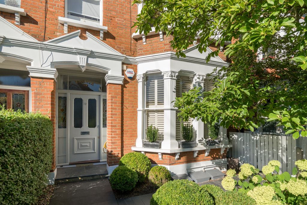 Property photo 1 of 16