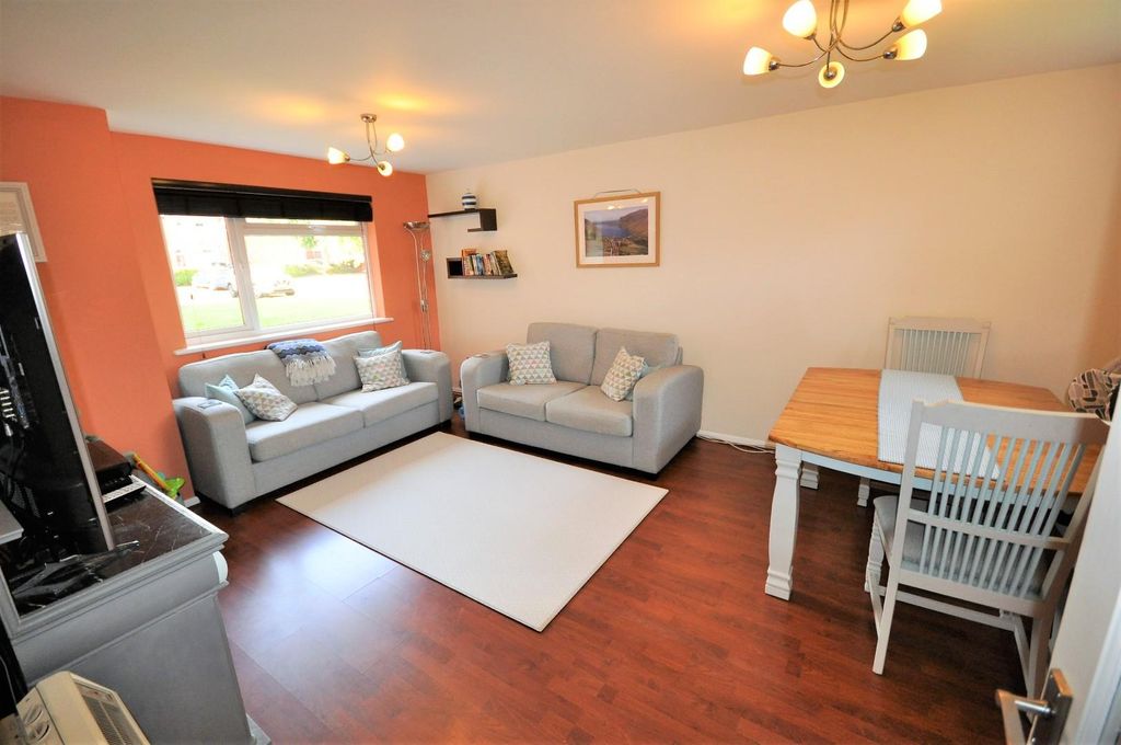 Property photo 1 of 10 Lounge/Diner