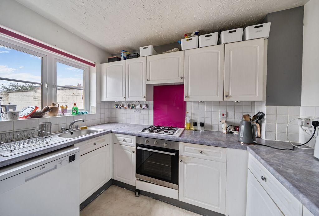 Property photo 2 of 13 1362981-13-68E4E8...