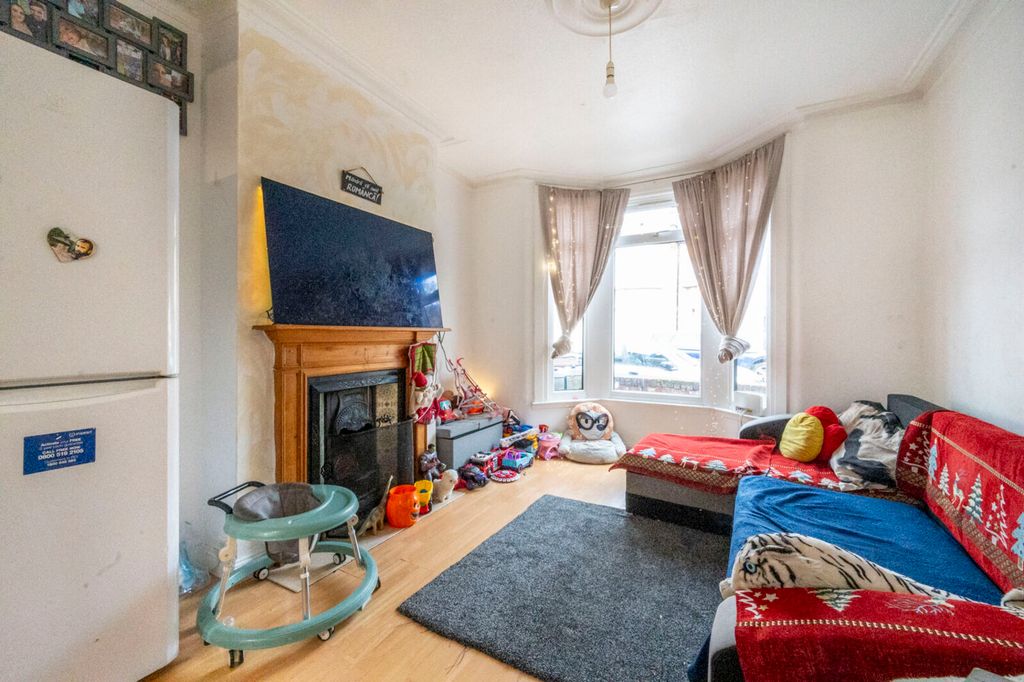 Property photo 1 of 9