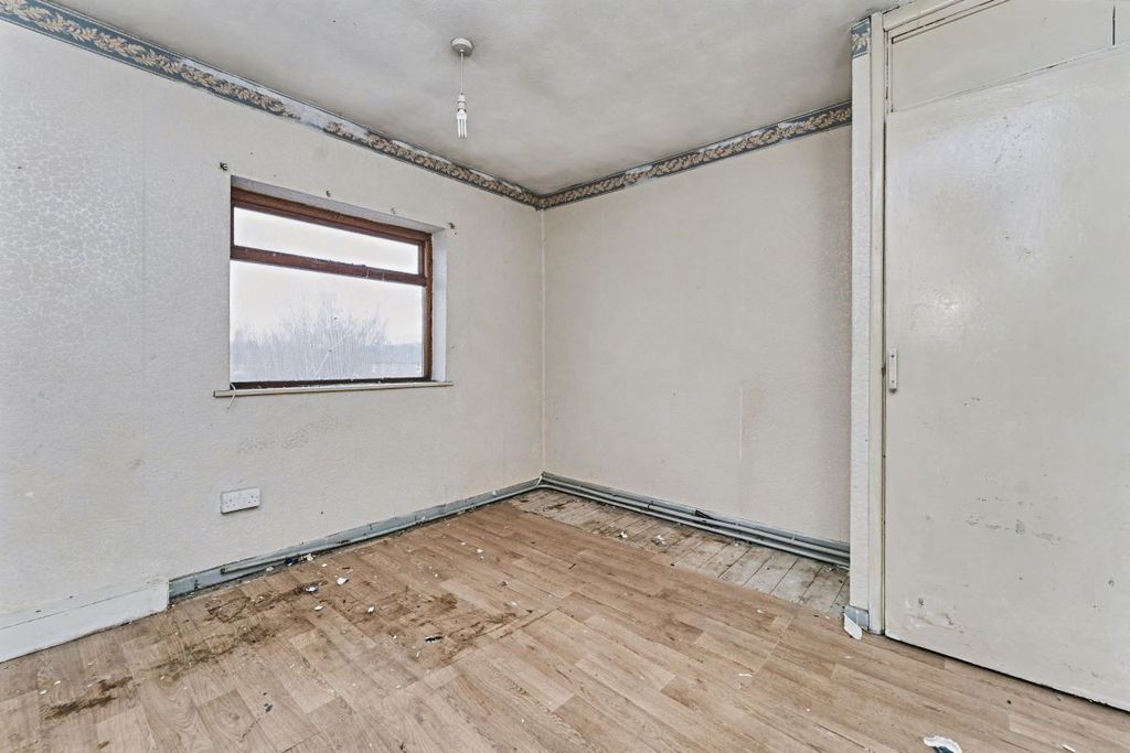 Property photo 3 of 26