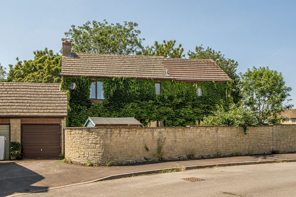 Property photo 1 of 20 Rear Aspect
