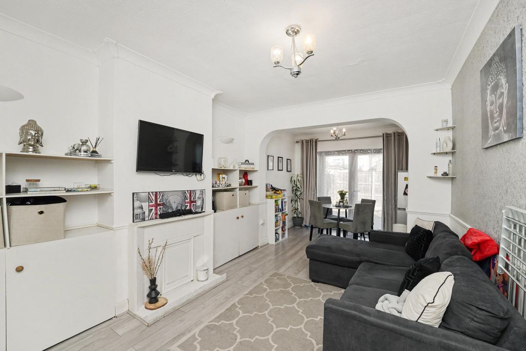 Property photo 2 of 14