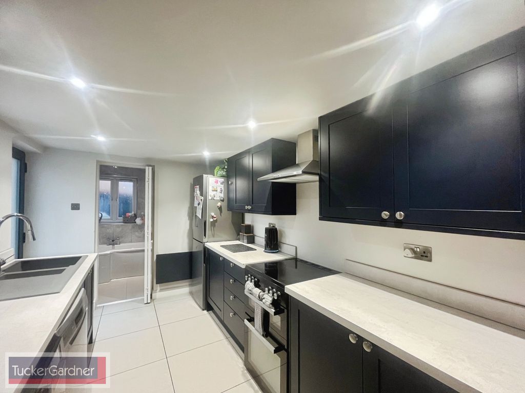 Property photo 3 of 21