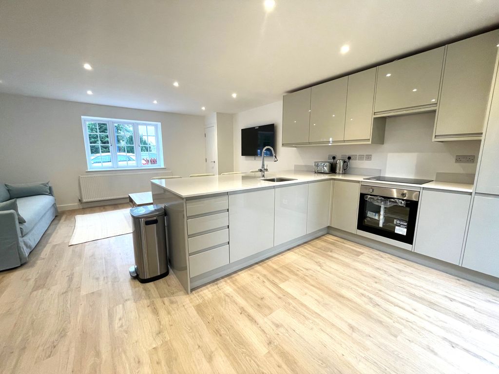 Property photo 2 of 11 Kitchen