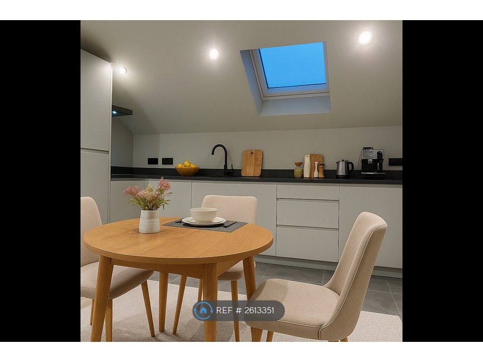 Property photo 2 of 8 Kitchen Artists View Furnished