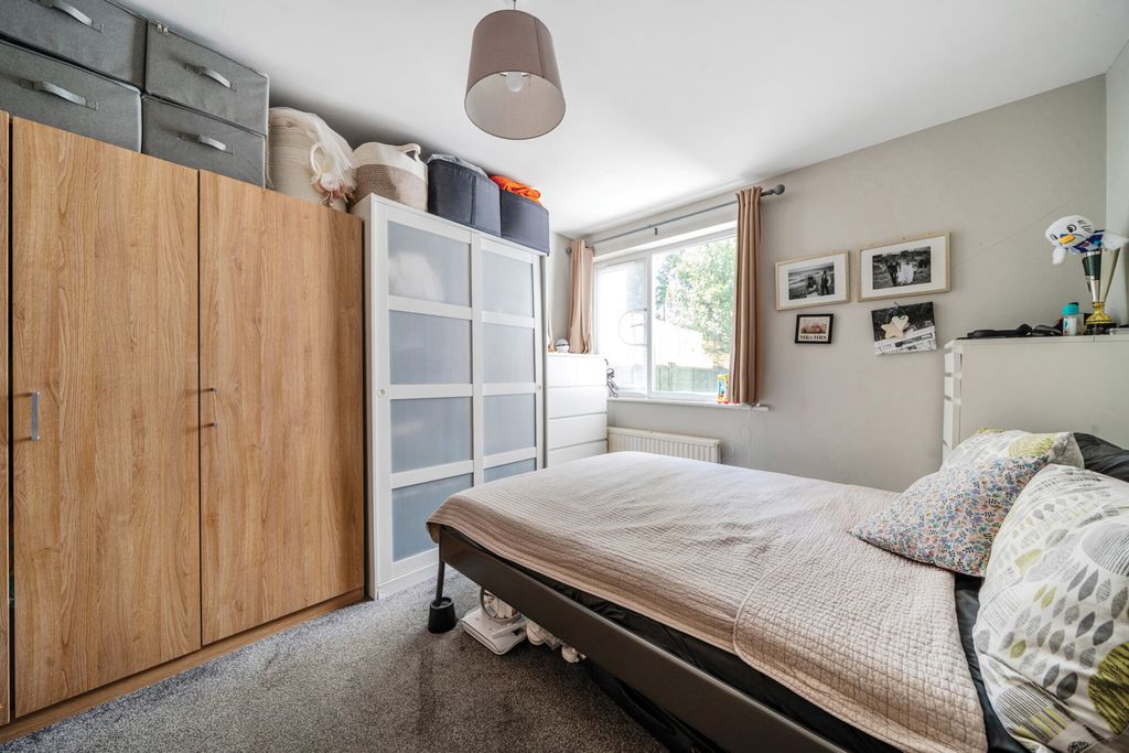 Property photo 3 of 12 1301478-10-683d7F...