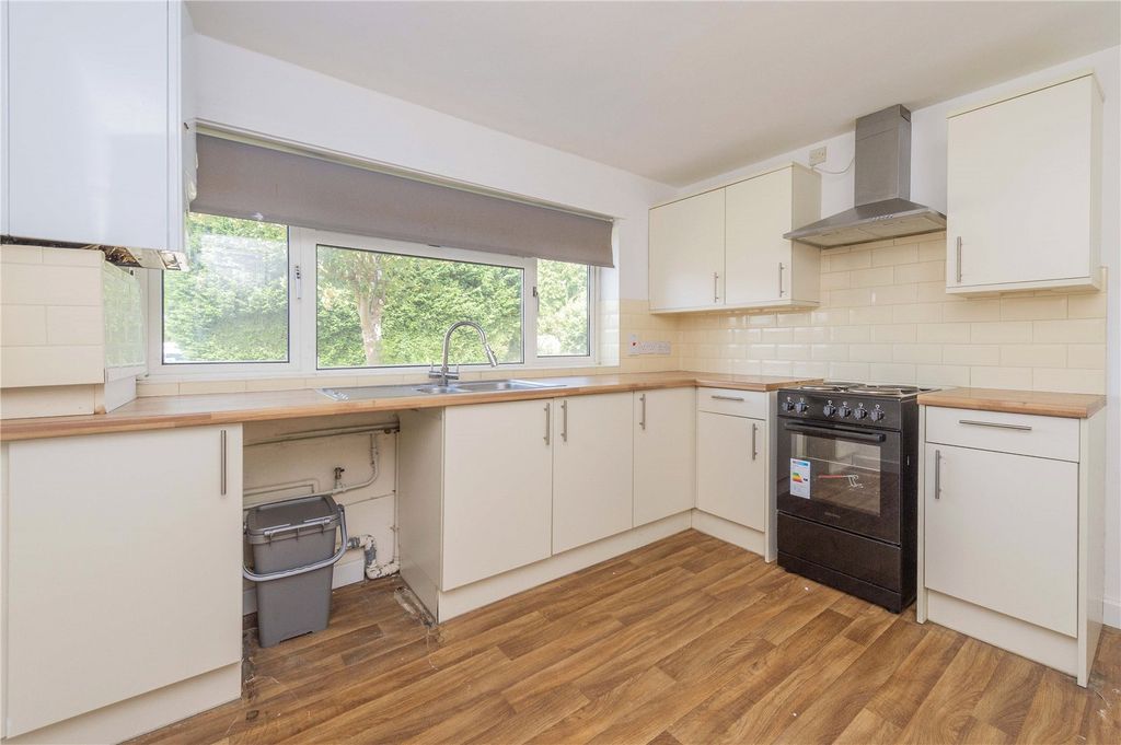 Property photo 3 of 32 Picture No. 21