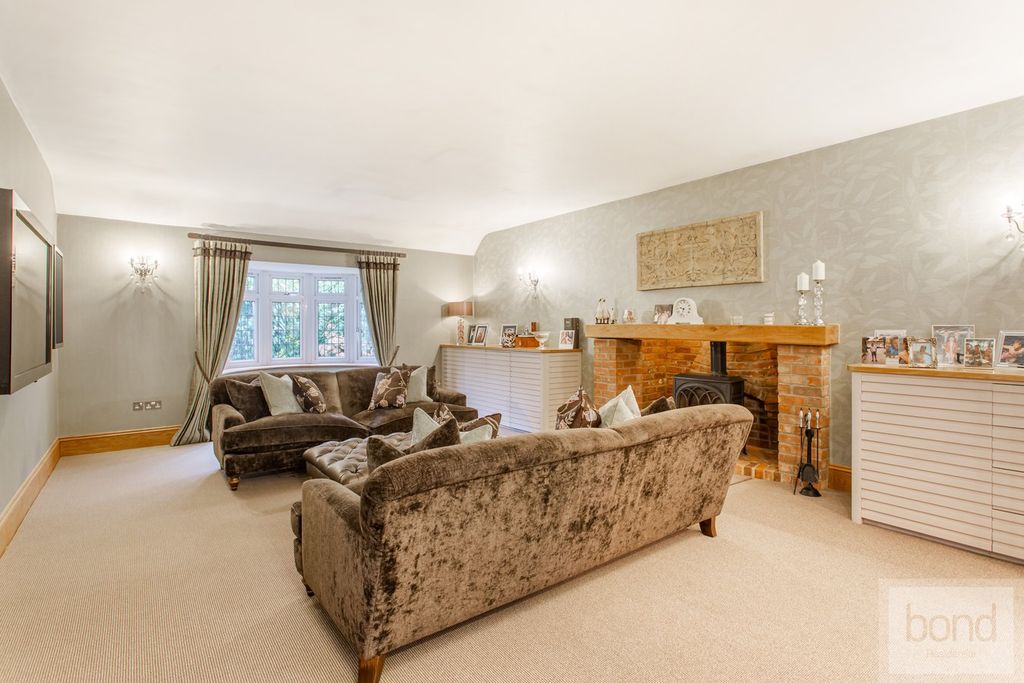 Property photo 3 of 33