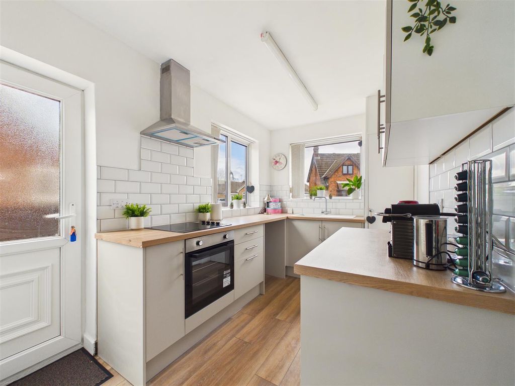 Property photo 3 of 9 Cam03303G0-Pr0314-Still015.Jpg