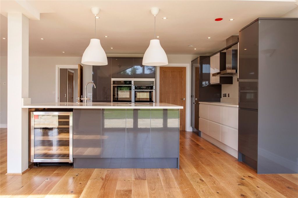 Property photo 2 of 17 Kitchen