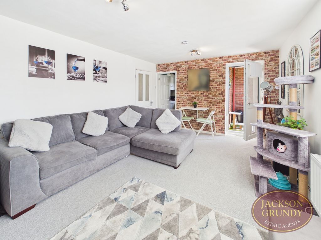 Property photo 3 of 9 Porlock Close