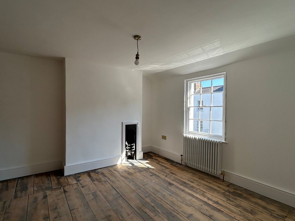 Property photo 3 of 18 Picture 3