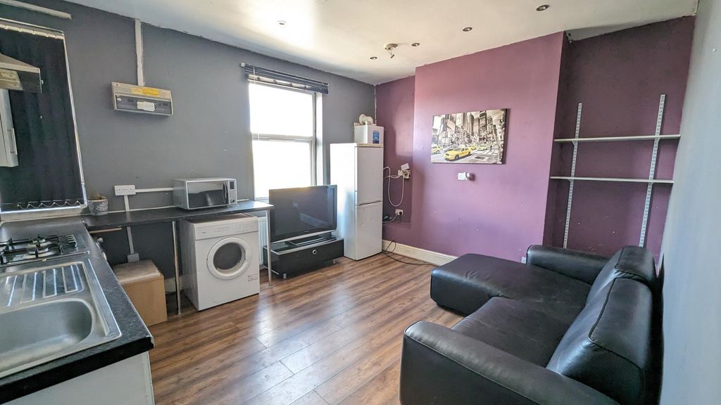 Property photo 2 of 4