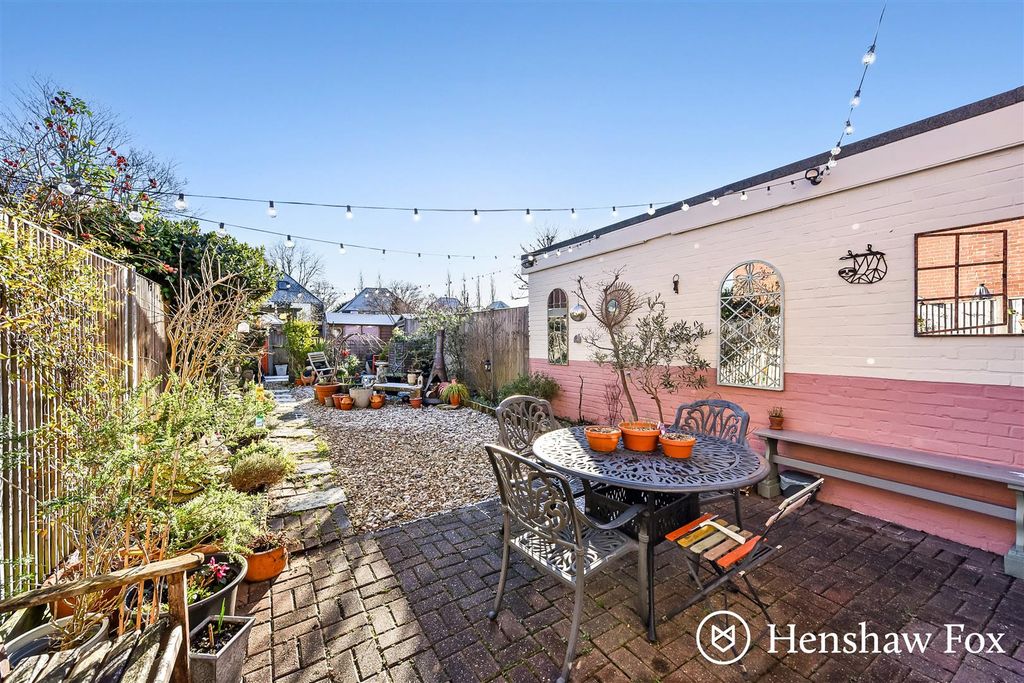 Property photo 2 of 21 Ph3_6348510 - Copy.Jpg