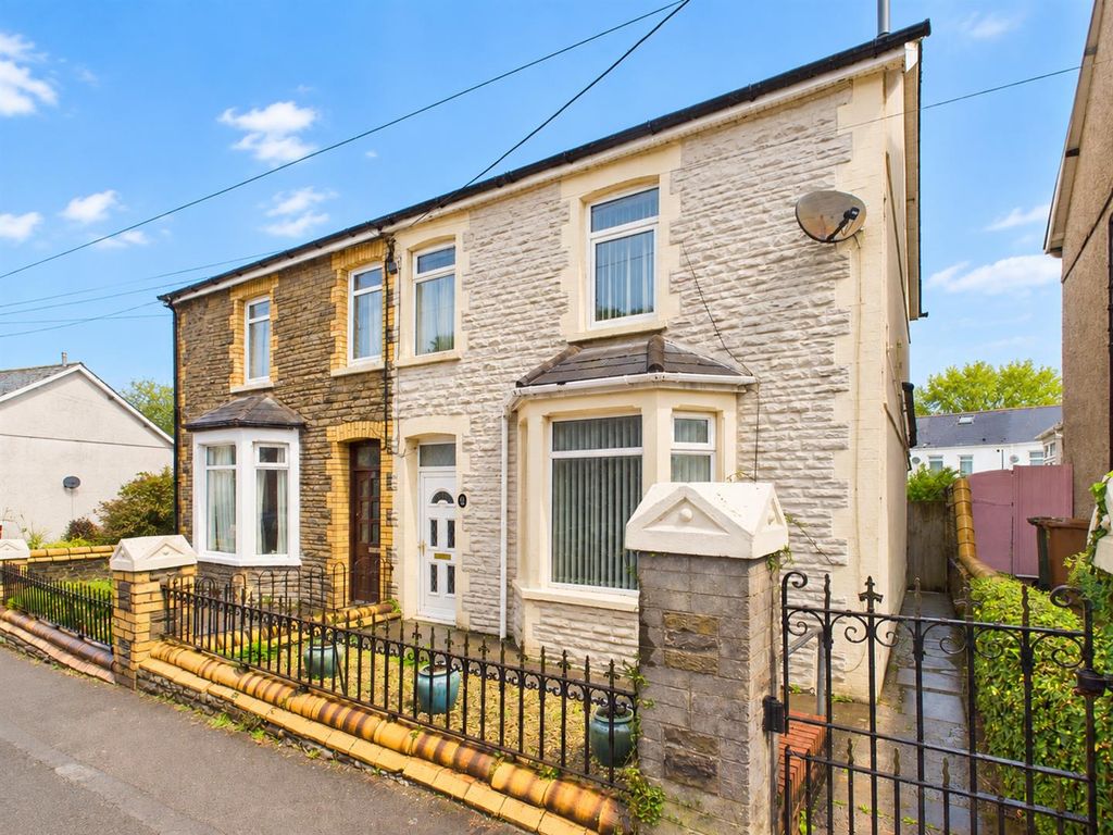 Property photo 1 of 26 File_00000000E26882439Bba47A013A9c2A8.Png