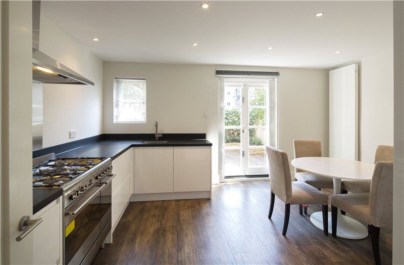 Property photo 3 of 9 Kitchen