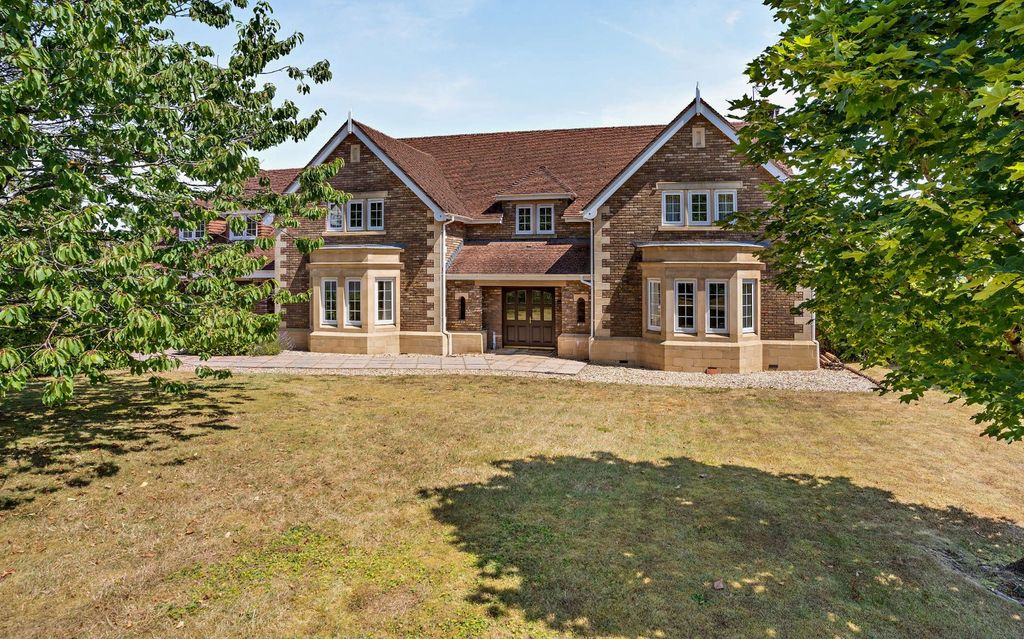 Property photo 2 of 19 Picture No. 02