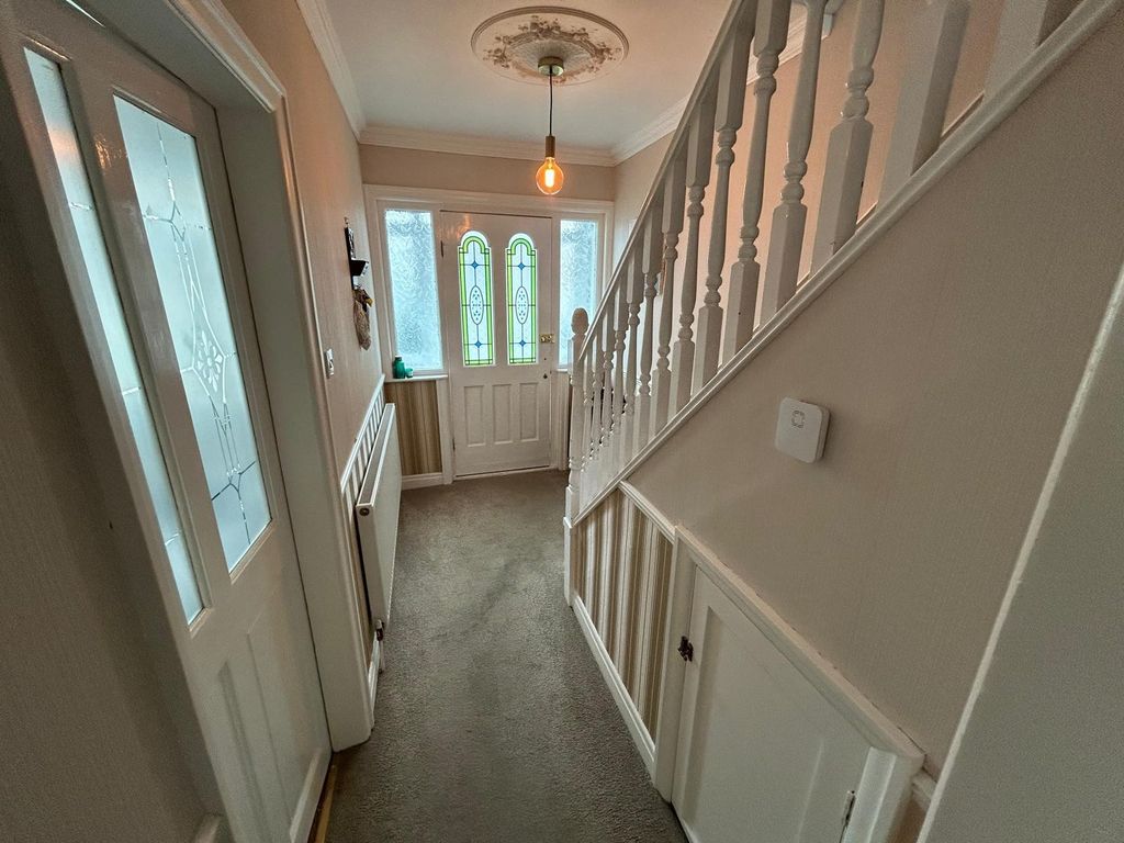 Property photo 3 of 11 4