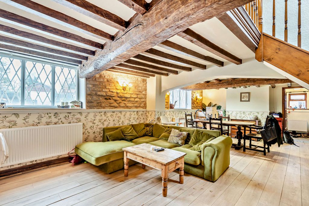 Property photo 2 of 18