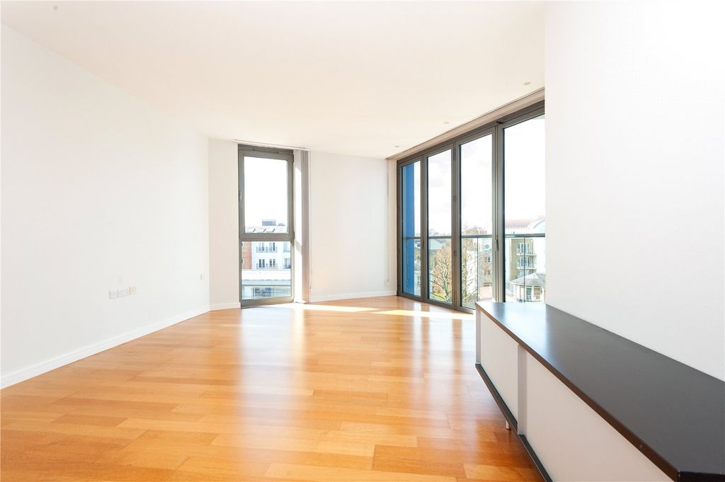 Property photo 2 of 15 Picture No. 04