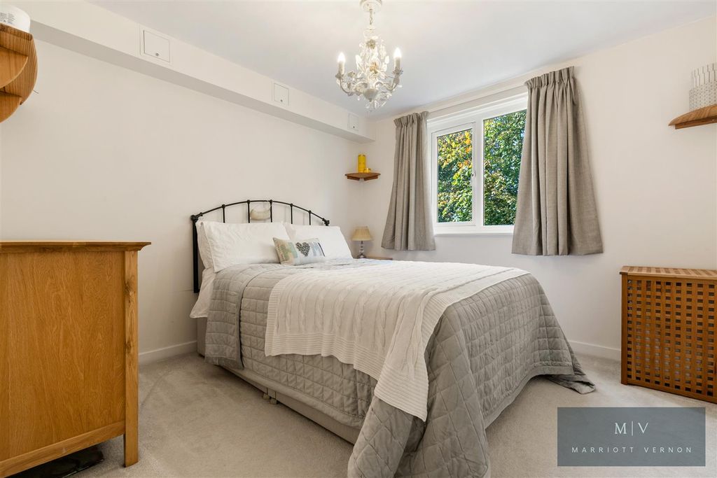Property photo 3 of 15 Kestrel Court F25 MV-5.Jpg