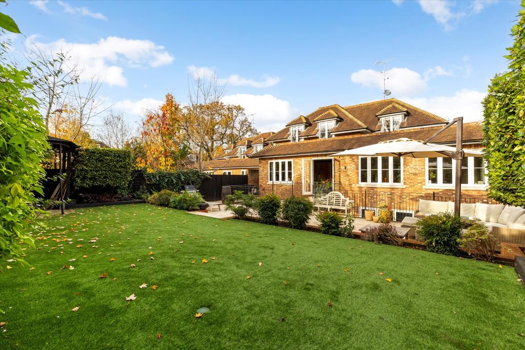 Property photo 1 of 18 Image