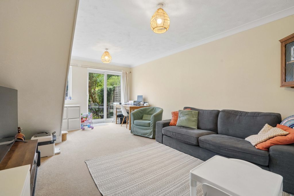 Property photo 3 of 12