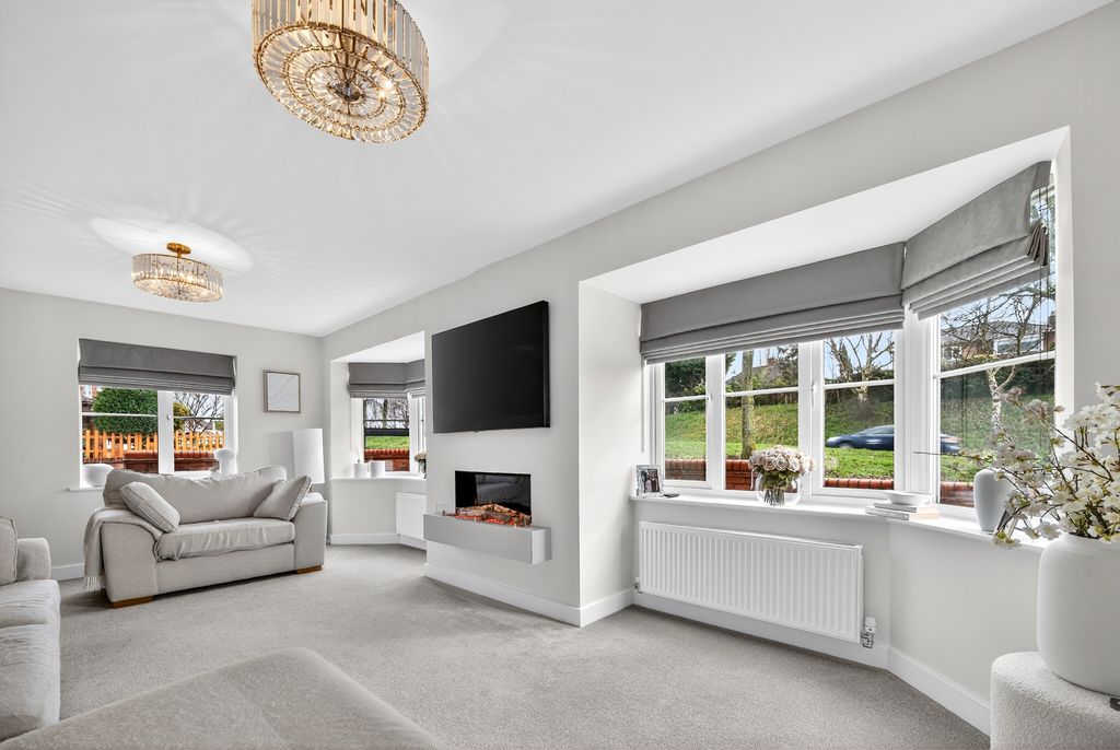 Property photo 3 of 27