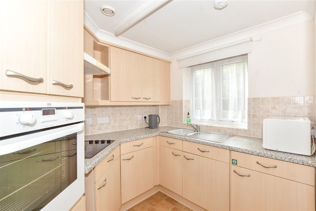 Property photo 1 of 10 Kitchen