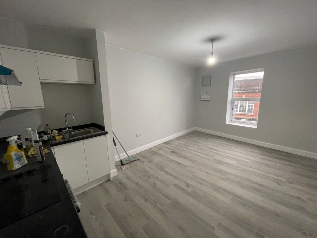 Property photo 1 of 5 Living Room