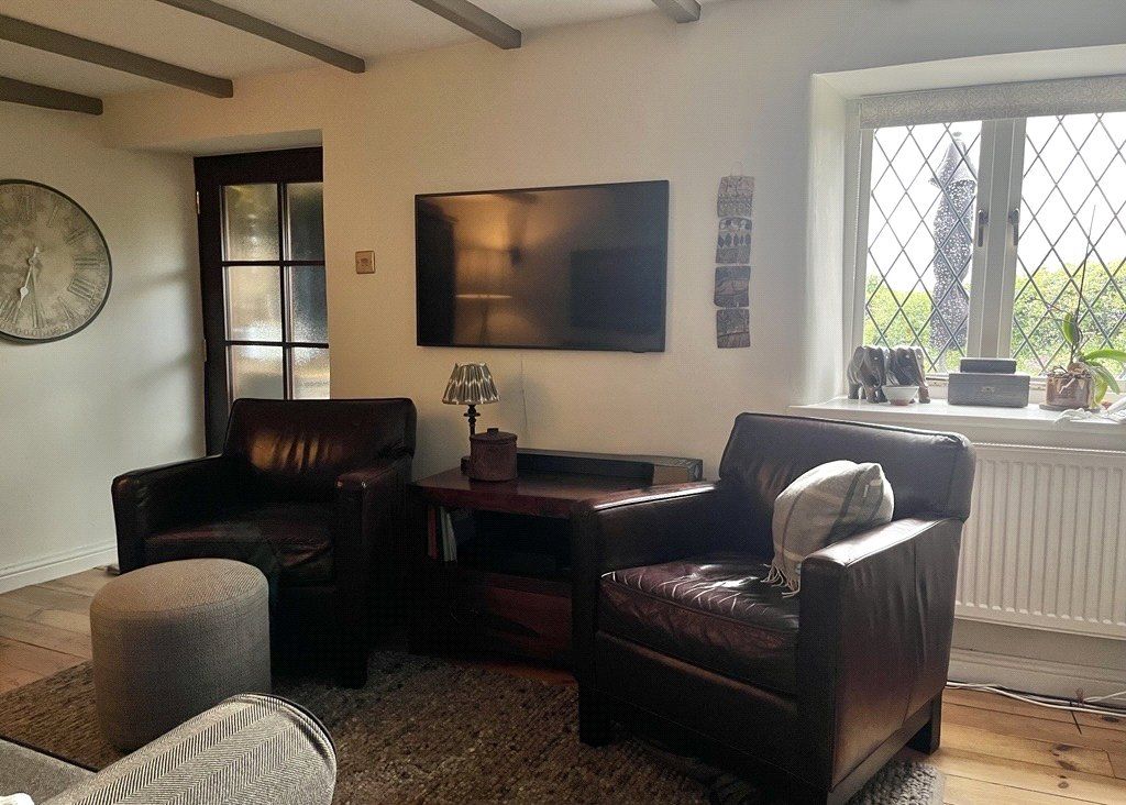 Property photo 3 of 41 Lounge
