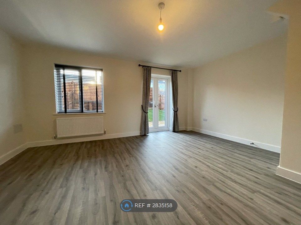 Property photo 2 of 11 Lounge - Ground Floor