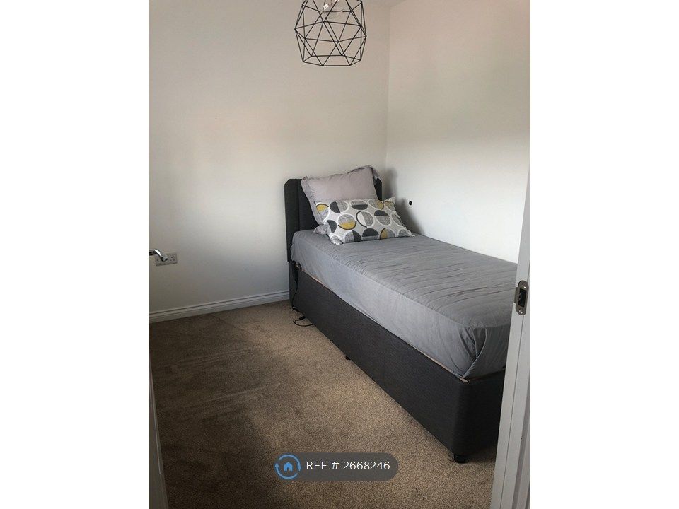 Property photo 1 of 5