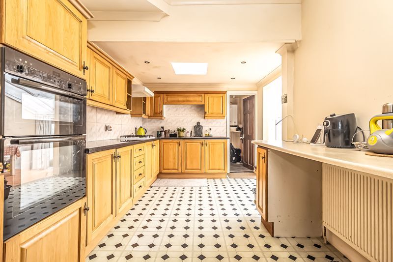 Property photo 2 of 16 .