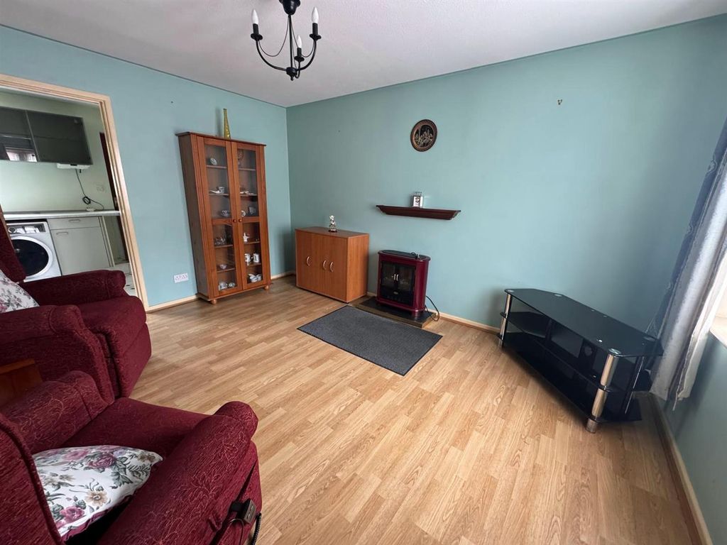 Property photo 2 of 5 Living Room
