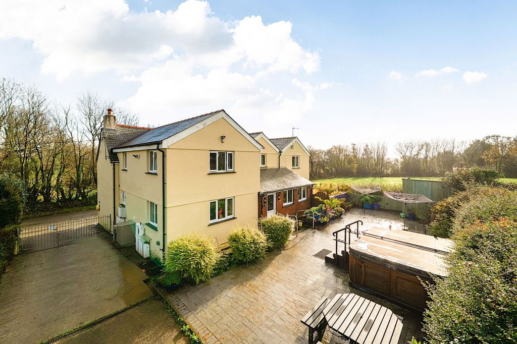 Property photo 1 of 24