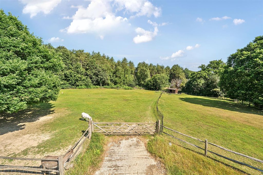 Property photo 2 of 34