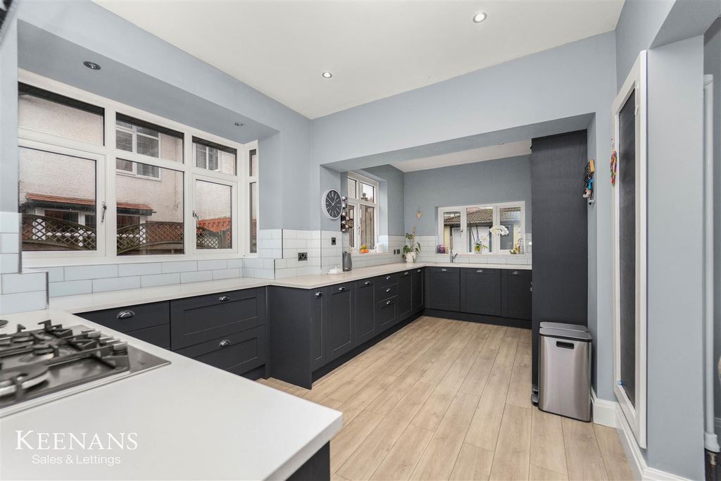 Property photo 2 of 47 3.Jpg